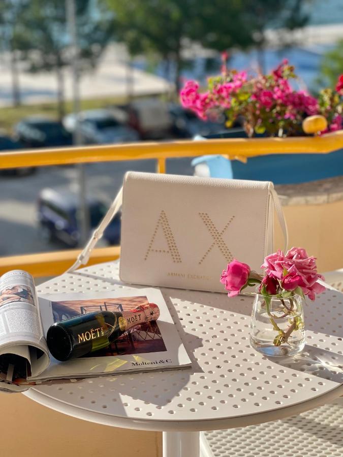 Hotel Lungomare Vlorë Екстериор снимка