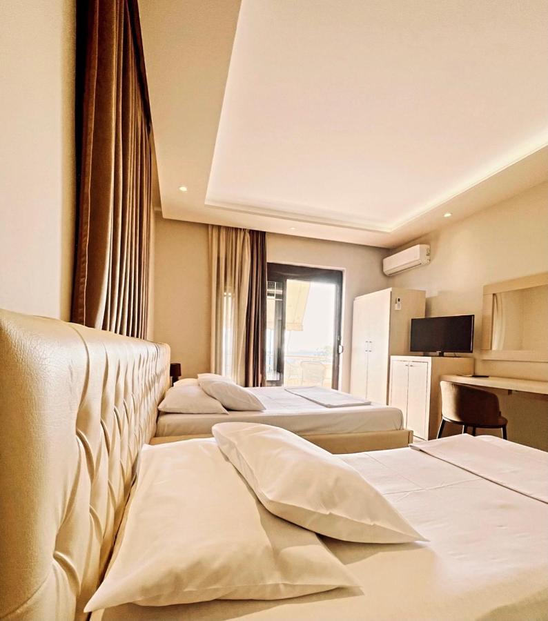 Hotel Lungomare Vlorë Екстериор снимка