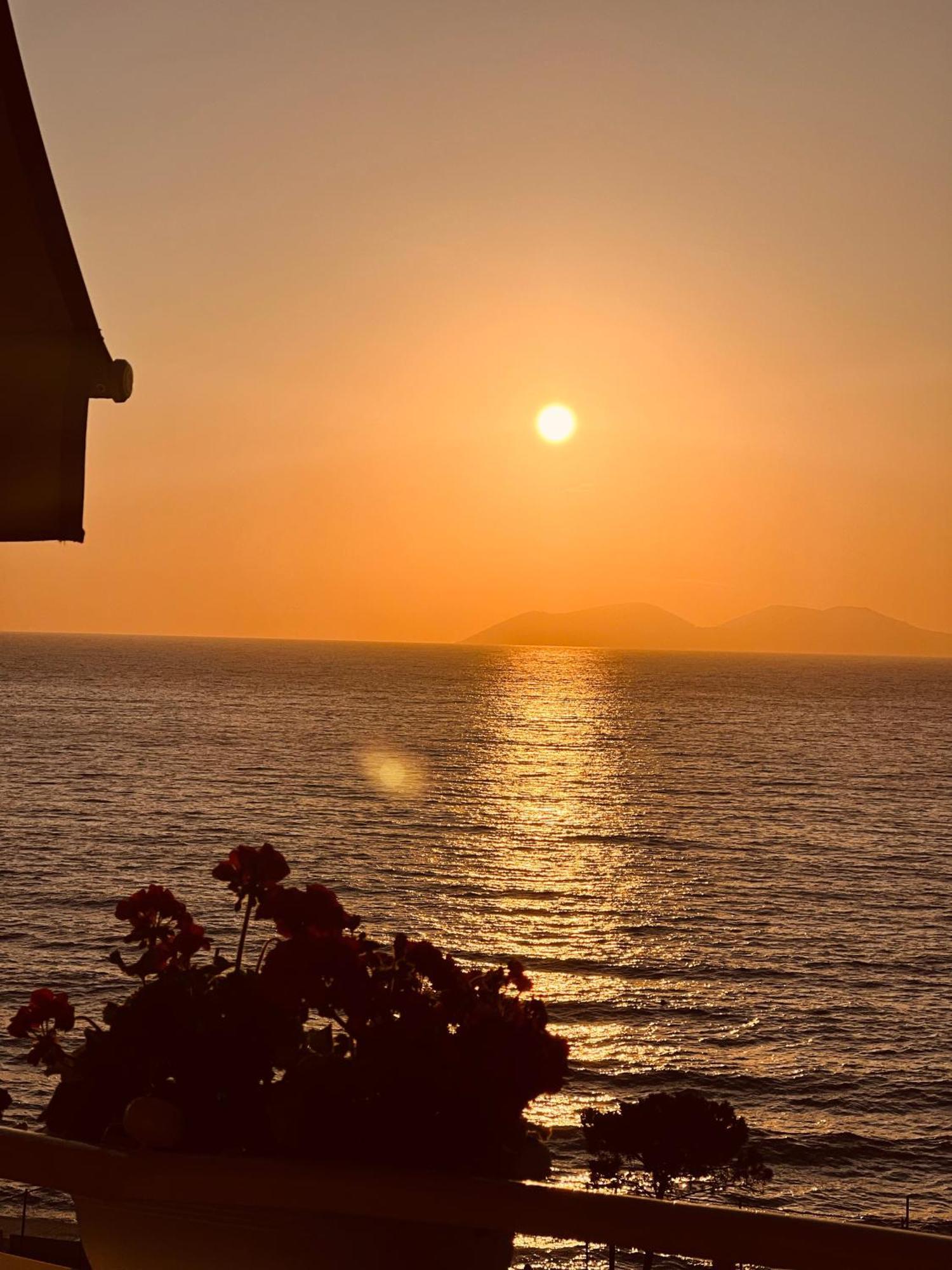 Hotel Lungomare Vlorë Екстериор снимка