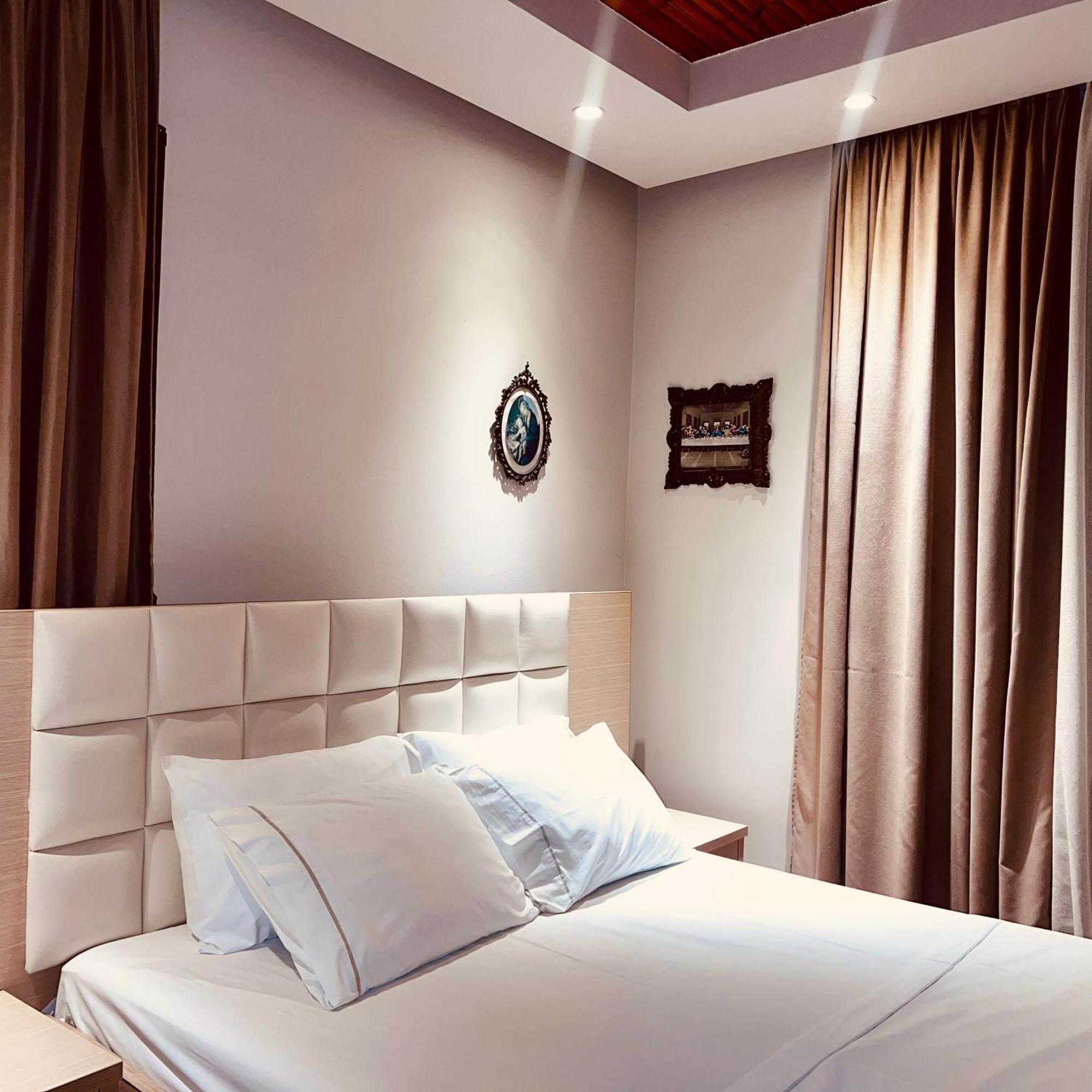 Hotel Lungomare Vlorë Екстериор снимка