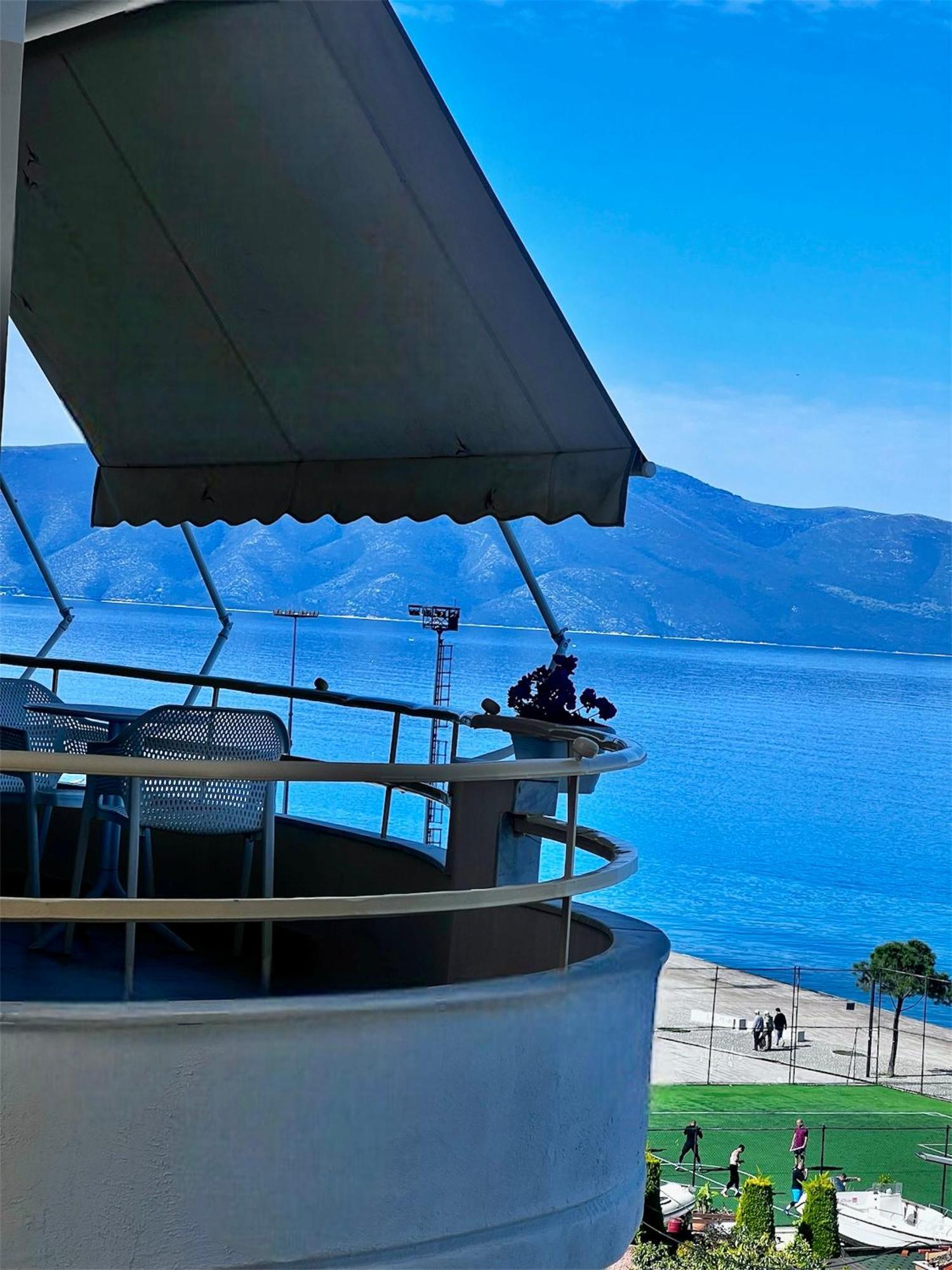 Hotel Lungomare Vlorë Екстериор снимка
