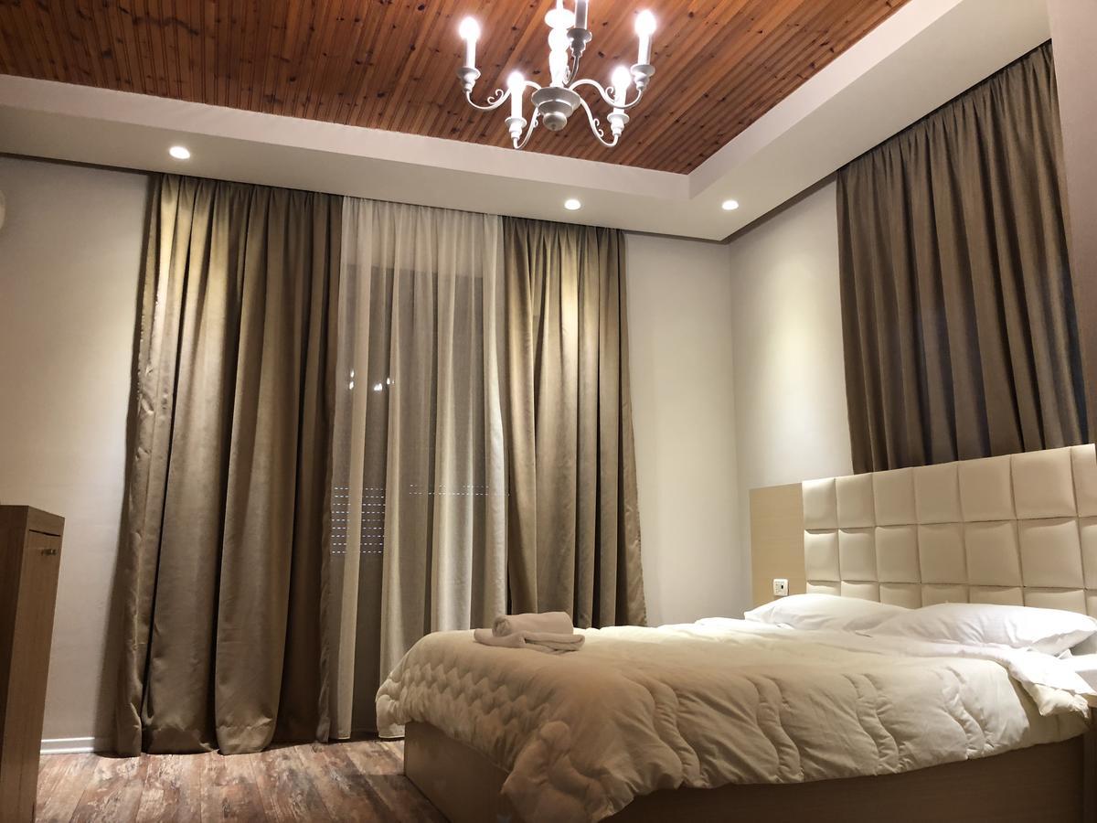 Hotel Lungomare Vlorë Екстериор снимка