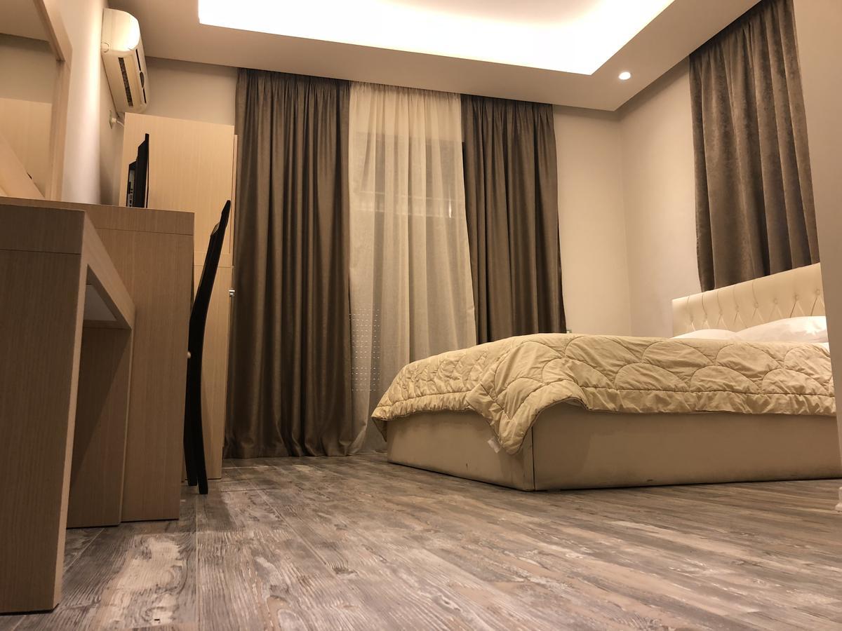 Hotel Lungomare Vlorë Екстериор снимка