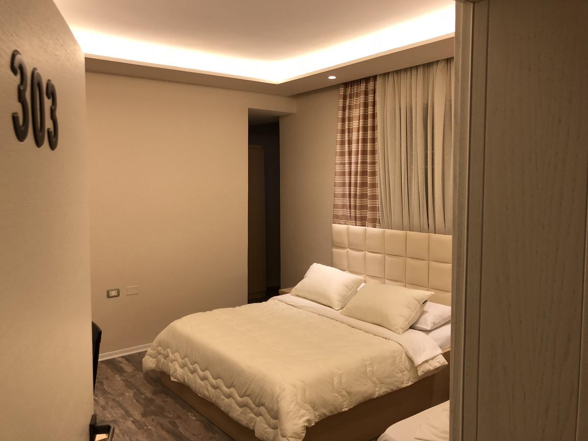 Hotel Lungomare Vlorë Екстериор снимка